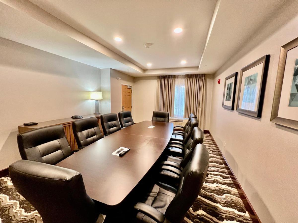 Staybridge Suites Detroit-Novi By Ihg Екстериор снимка